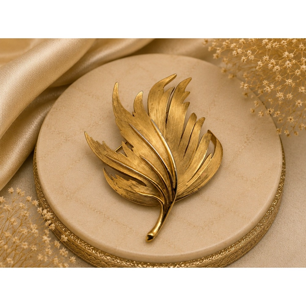 Trifari Signed Gold Tone Brushed Feather Leaf Brooch Pin Multi Frond Vintage 2.5